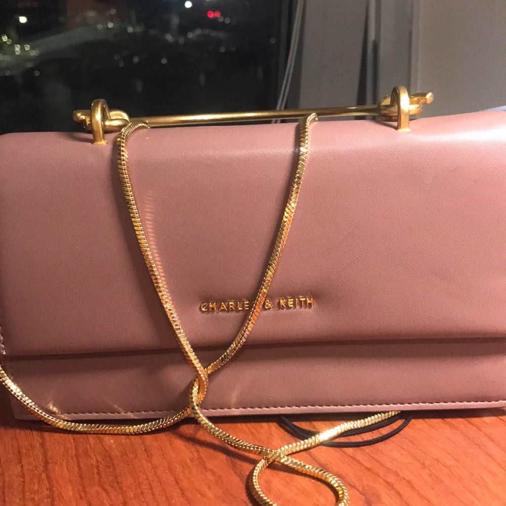 CHARLES&KEITH—shoulder bag